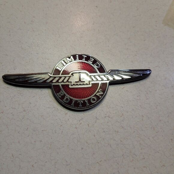 Thunderbird Limited Edition Emblem (810) - Picture 5 of 5